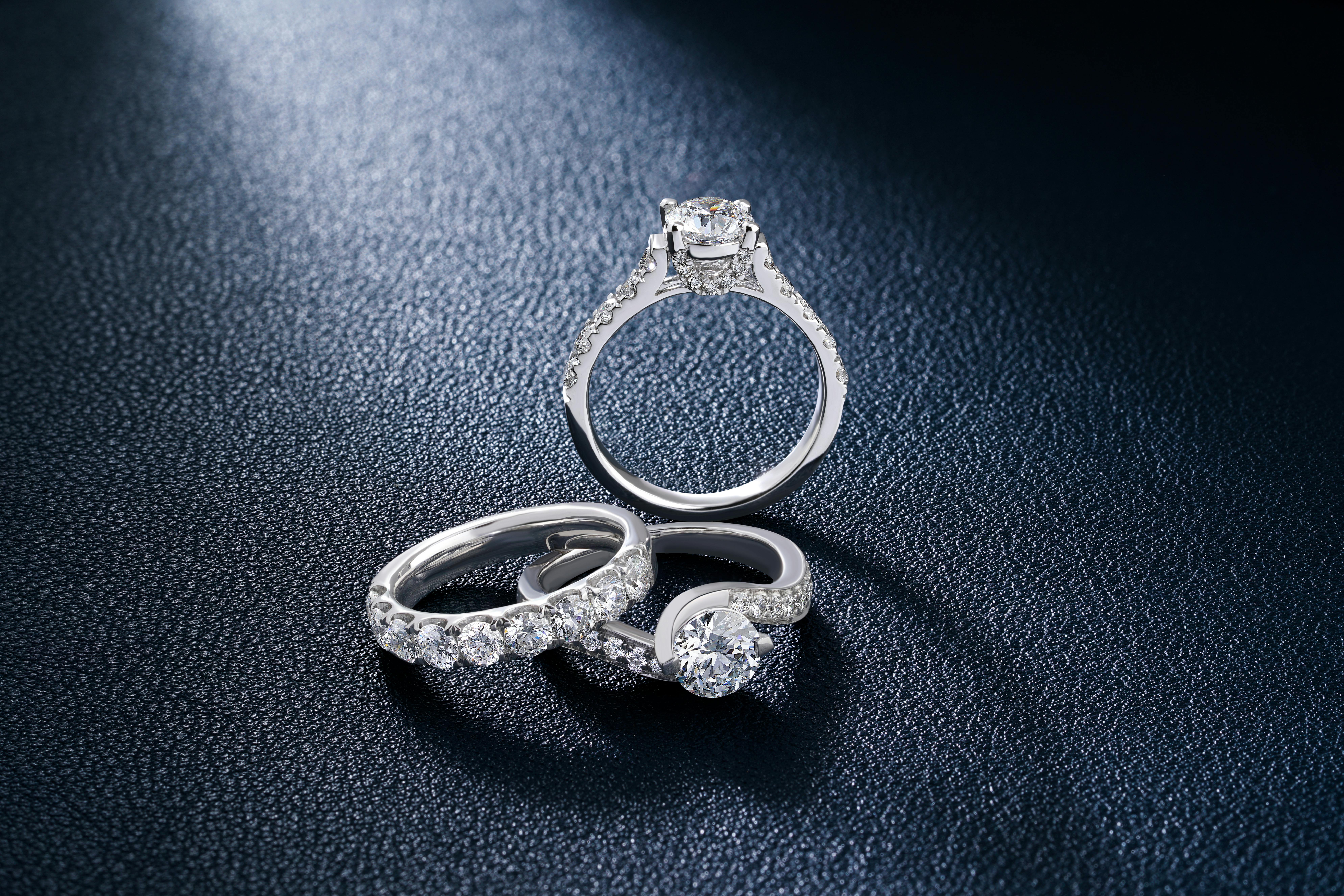 Various carat sizes of lab grown diamonds